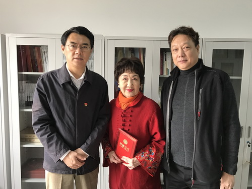 孙毓敏院长捐书仪式1_调整大小