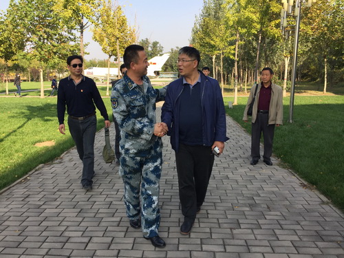 1部队人员接见行政学生党支部老师_调整大小