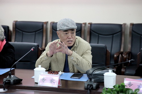 13专家李惟铨对演出进行点评_调整大小