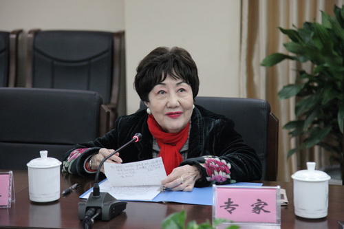 1著名京剧表演艺术家孙毓敏对演出进行点评_调整大小