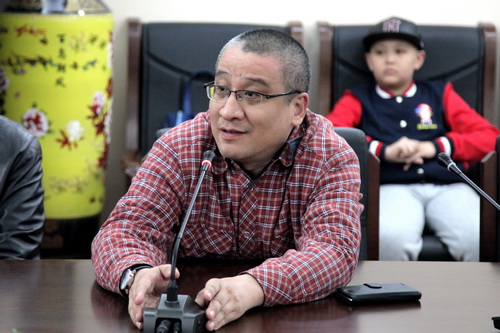 14教务处副处长王硕老师主持会议_调整大小