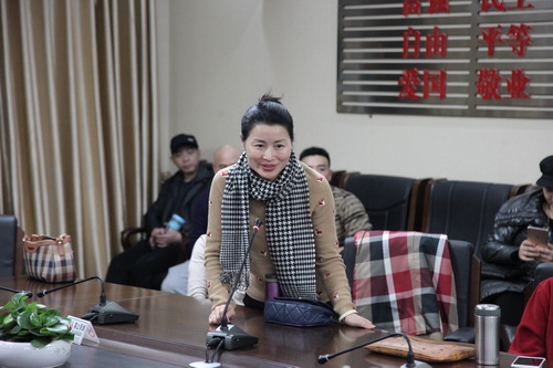 21《小放牛》主演张玲老师_调整大小