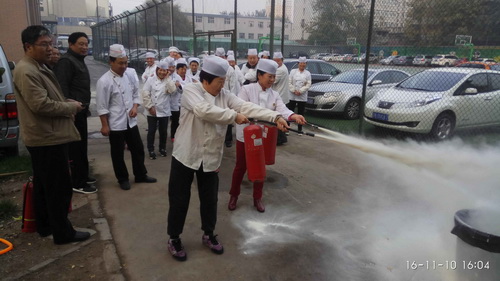 5、食堂工作人员培训_调整大小