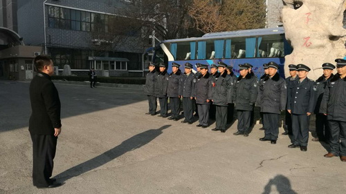 3保安队长杨正雄进行教育培训安排_调整大小