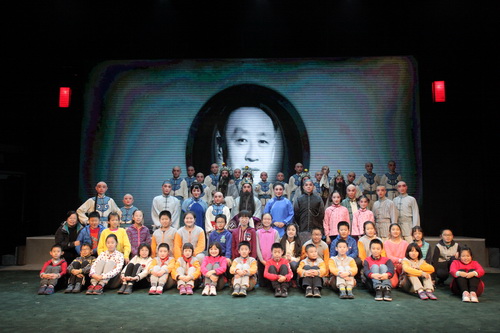 12演出合影_调整大小