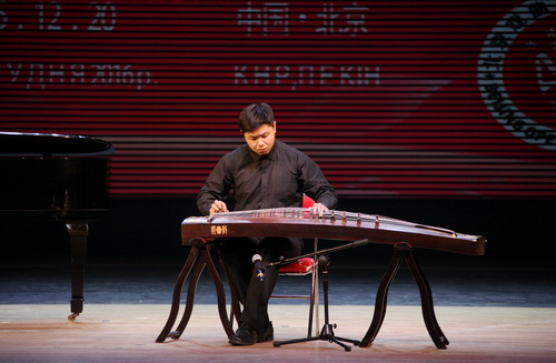 8古筝协奏曲《望秦川》_调整大小