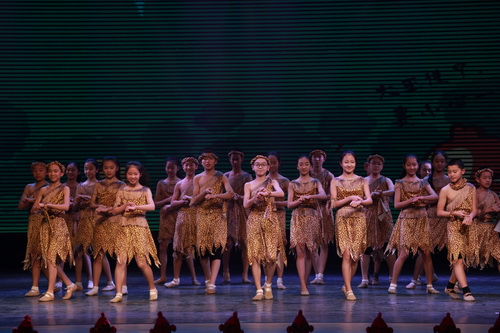 26民舞2016班舞蹈《大王叫我来巡山》_调整大小