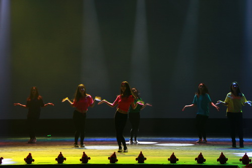 28评剧2011班舞蹈《嘻哈葫芦娃》2_调整大小