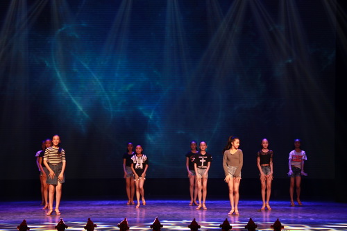 32国标2016班舞蹈《We Are Coming》_调整大小