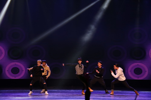 11舞蹈2015班舞蹈《Fire》_调整大小