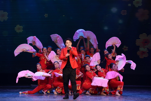 2开场《美丽中国走起来》_调整大小