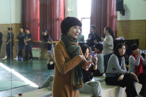 7 主教老师王菲_调整大小