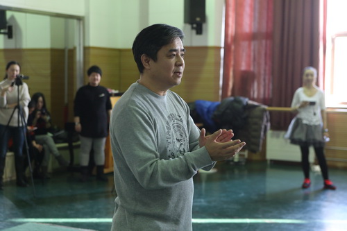 9 主教老师贾明举_调整大小