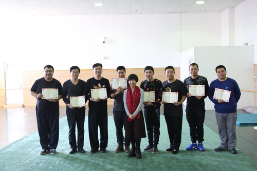 13 为学员颁发证书_调整大小