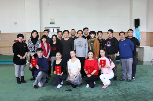 14 全体合影_调整大小