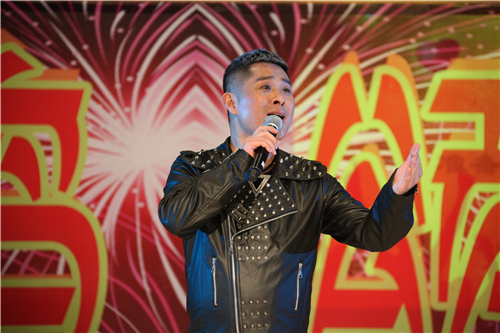 4男生独唱《在此刻》_副本