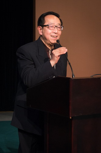 1主持人、总监制李连仲讲话_调整大小