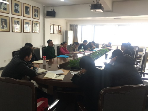 3、各系辅导员、学生处全体人员出席会议_调整大小