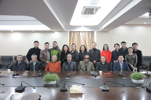 7.与会人员合影_调整大小