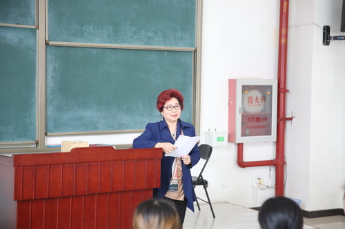 4 培训班班主任瑞剑荣开班会_调整大小