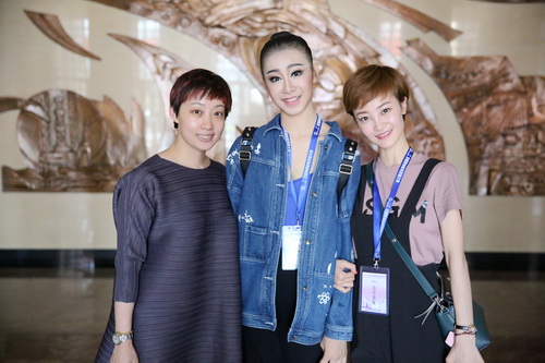 5刘侗院长到天津看望我院参加国赛师生_调整大小