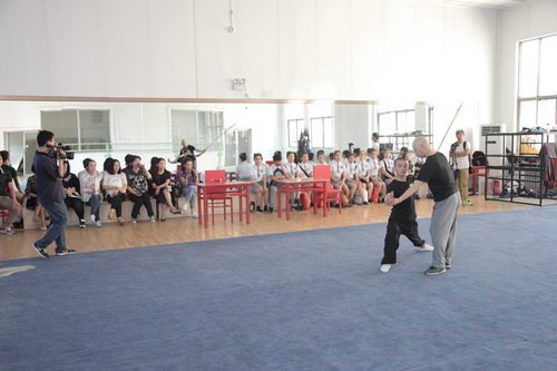 10海南省文化艺术学校京剧系学生观摩戏曲专业剧目课堂_调整大小