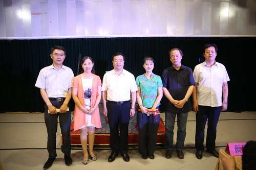 19合影_调整大小