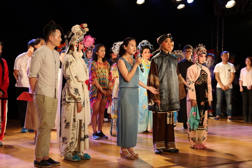 14授课教师发言_调整大小