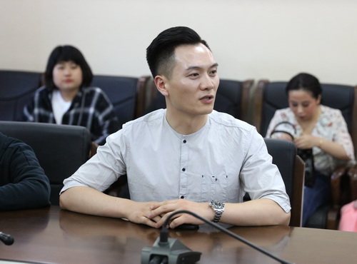 24培训班学员罗映发言_调整大小