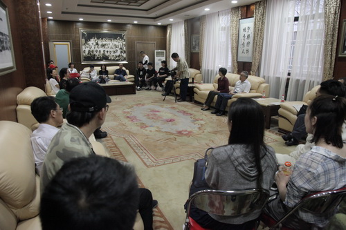 12.研讨会现场_调整大小