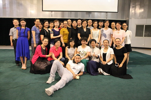 8公共教学部全体教师合影_调整大小