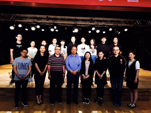 1比赛前夕，院长与全体参赛选手及老师合影_调整大小