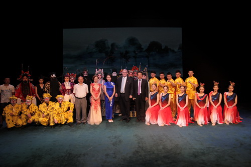 8合影_调整大小