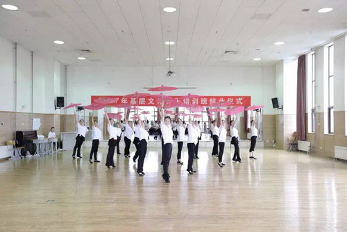 8《大江南》汇报班级：舞蹈四班_调整大小