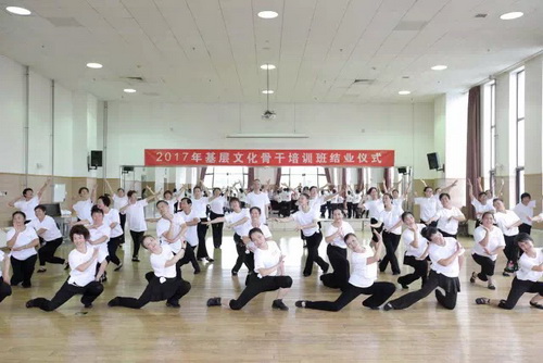 9《花儿为什么这样红》汇报班级：舞蹈二班_调整大小