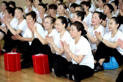 23结业现场_调整大小