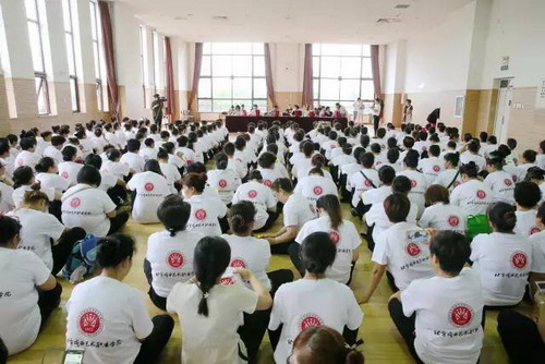 25结业现场_调整大小