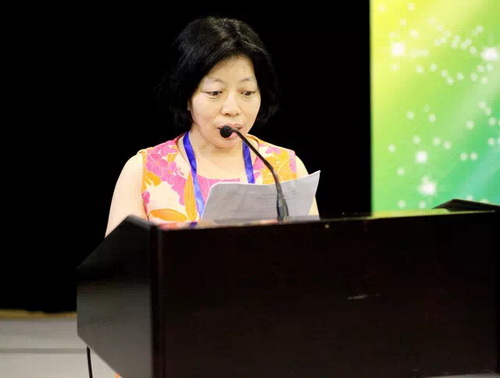 6西城区椿树街道椿树园社区组织员王悦彤代表全体学员发言_调整大小