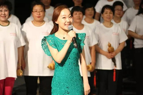 1主持人李洋_调整大小