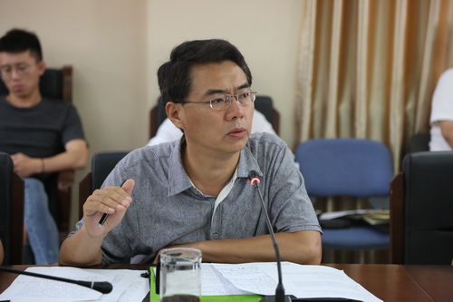 5.党委书记刘宝华对学生管理工作提出新期待_调整大小