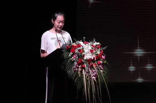 16.中专民舞2012班徐莹代表获奖学生发言_调整大小