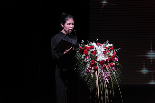 17、高职舞美2016班石莉梅代表获奖学生发言_调整大小