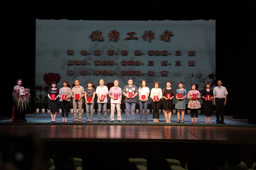 21获奖教师合影_调整大小