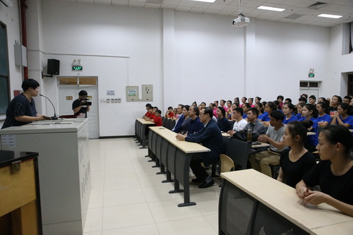 9会议现场_调整大小