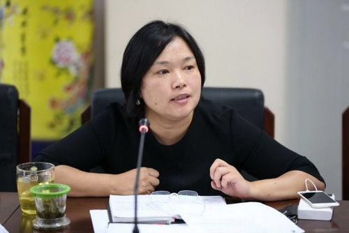 23两校教师进行讨论交流_调整大小