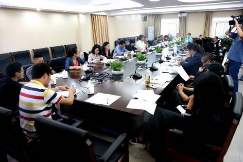 37座谈会_调整大小