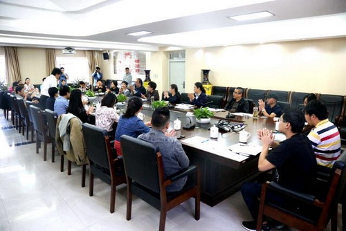 2座谈会_调整大小