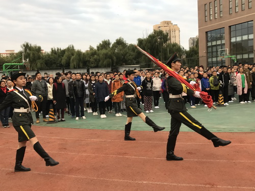 4护旗手出旗_调整大小