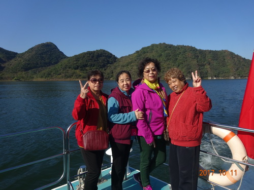 7.幼儿园老干部合影_调整大小