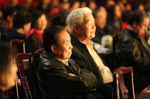 17演出现场_调整大小